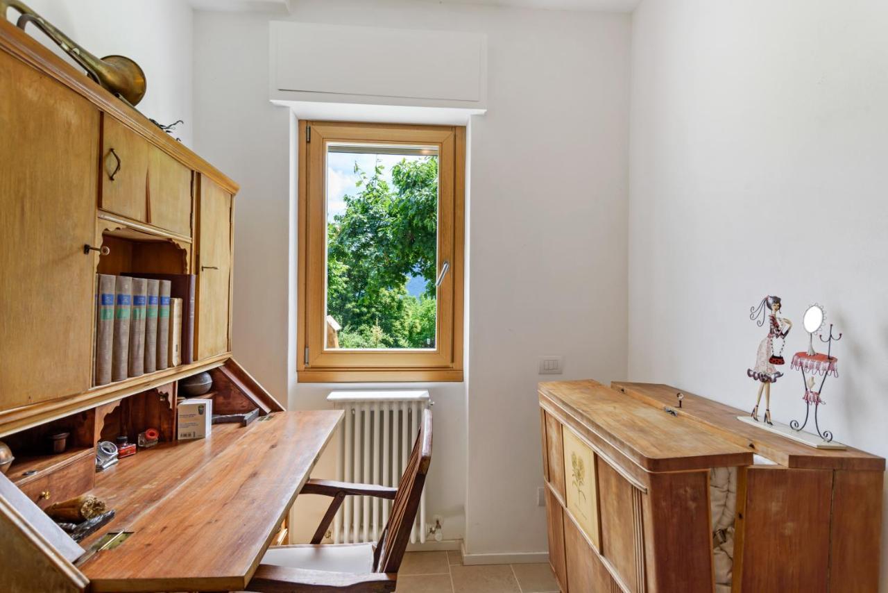 Апартаменти Como Lake Cosy Flat With Garden And Parking Черноббіо Екстер'єр фото